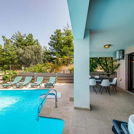 Mikra Anogia レティムノ