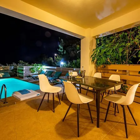 Mikra Anogia ヴィラ