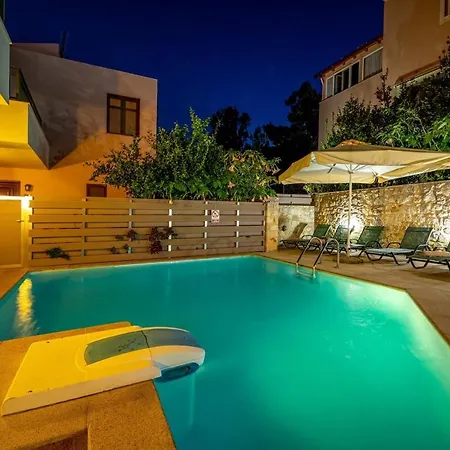 Mikra Anogia レティムノ