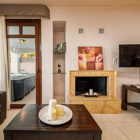 ヴィラ Mikra Anogia