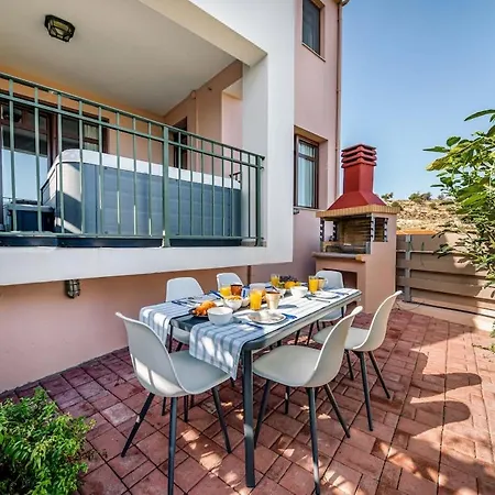 ヴィラ Mikra Anogia *