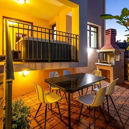 ヴィラ Mikra Anogia *