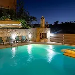 Mikra Anogia Villas *